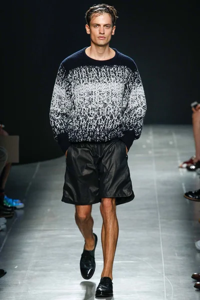 Look 1